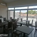Square فندق نيم