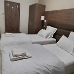 Square Hotel
