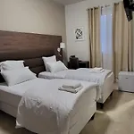 Square 3*
