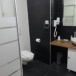 Square 3* نيم