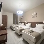 Square Hotel Nîmes