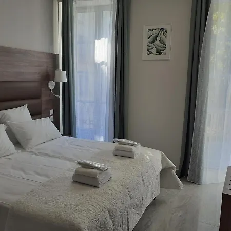 Otel Square Nîmes