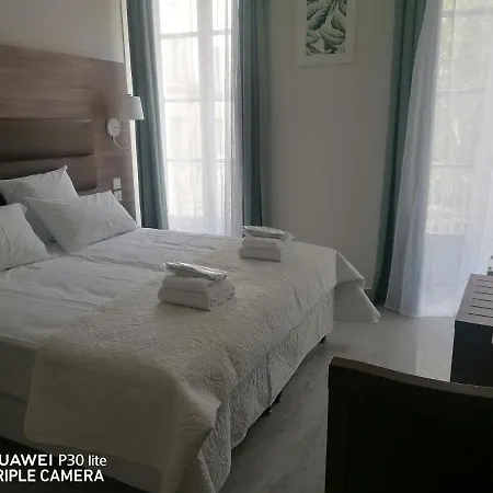 Otel Square 3*