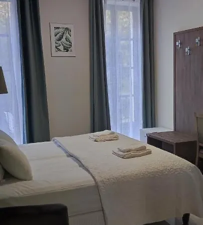 Otel Square 3*