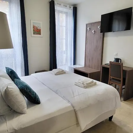 Hotel Square 3*
