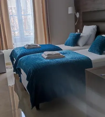 Otel Square 3*