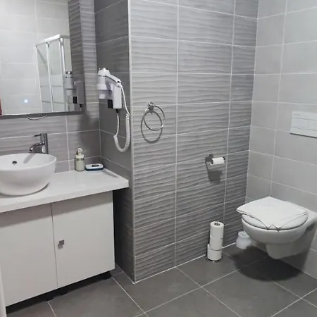 Square Hotel 3*