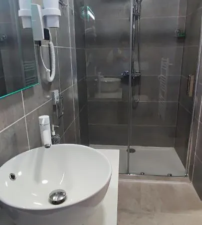 Otel Square 3*
