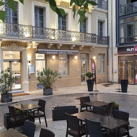 فندق Square نيم