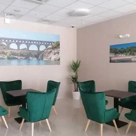 Square Hotel 3*