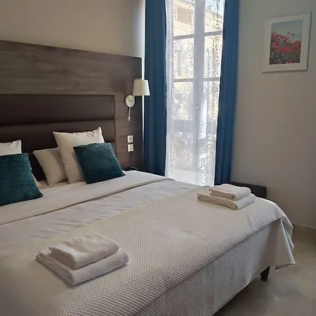 Hotel Square 3*