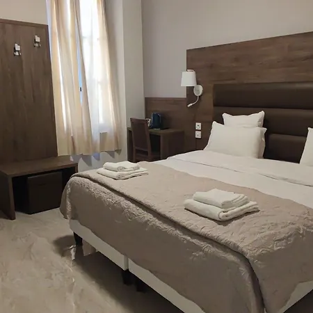 Square Hotel