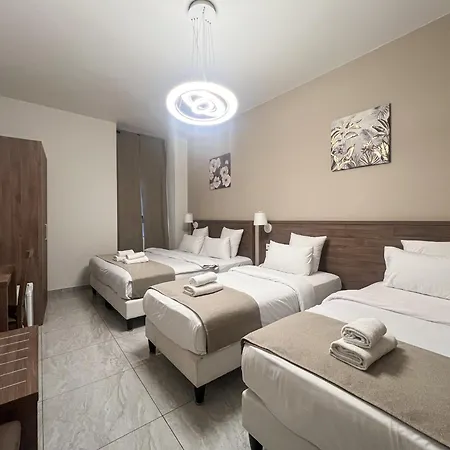 Hotel Square 3*